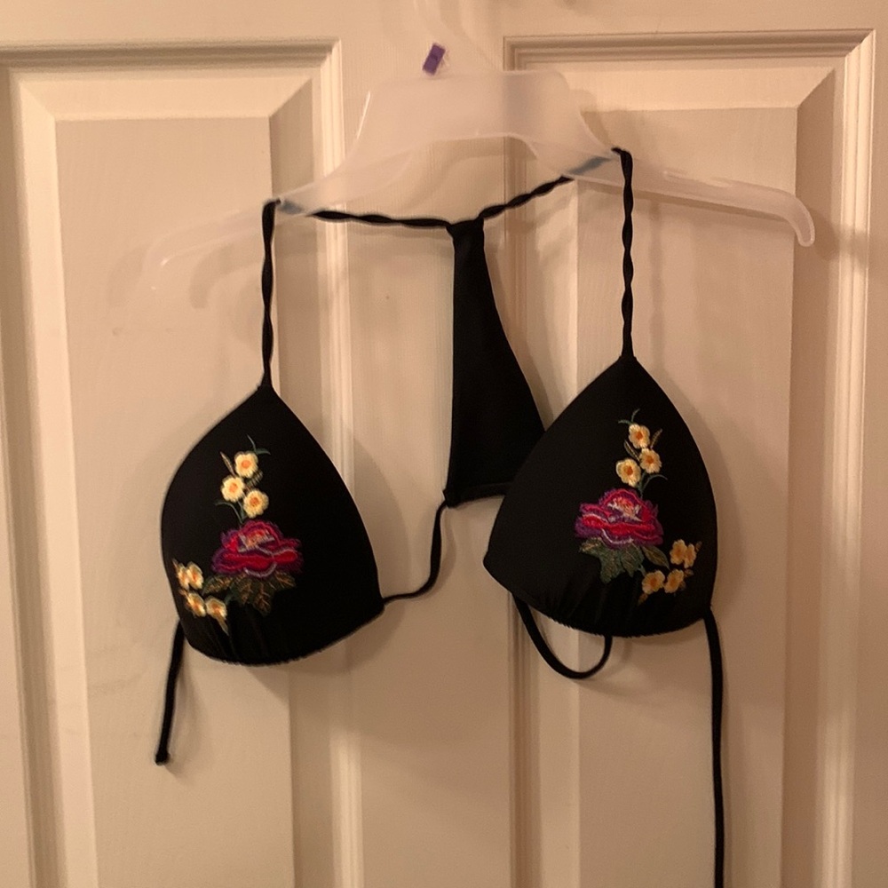 Large Black Bikini Top a flora design PRETTY